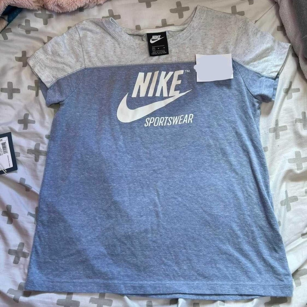 Nike Sportswear Tee